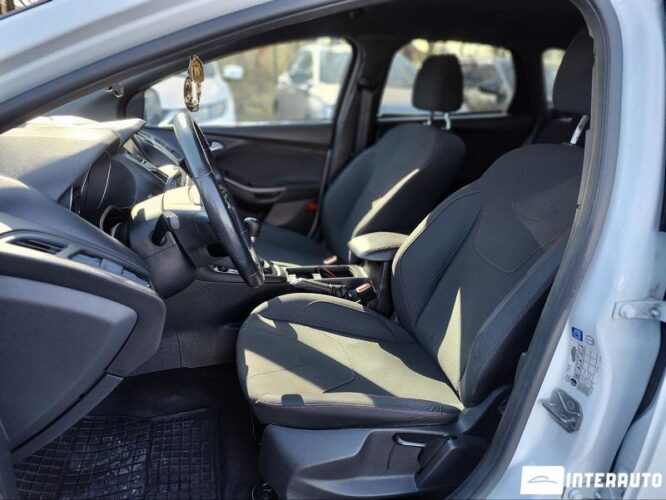 Ford Focus 30 interauto-car