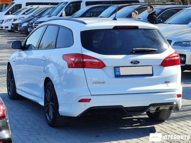Ford Focus 28 interauto-car