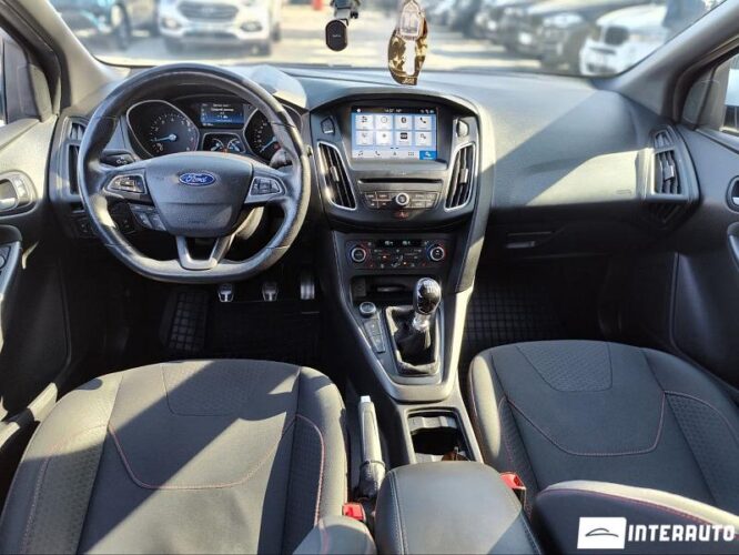 Ford Focus 31 interauto-car