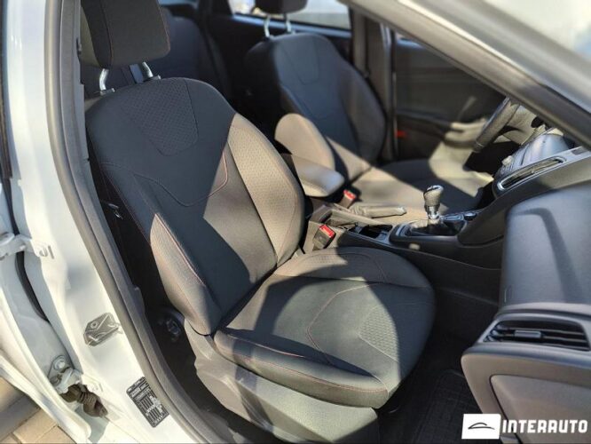 Ford Focus 36 interauto-car