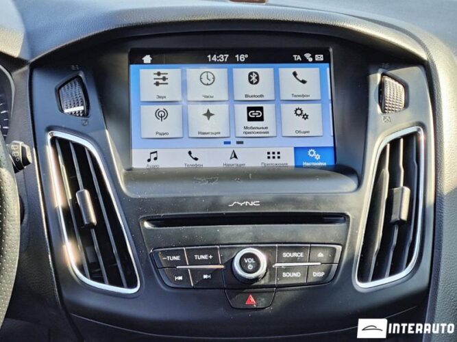 Ford Focus 34 interauto-car