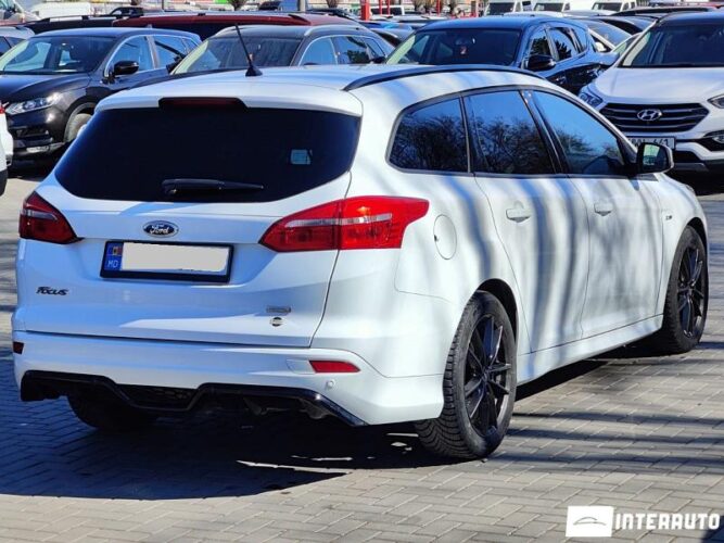 Ford Focus 26 interauto-car