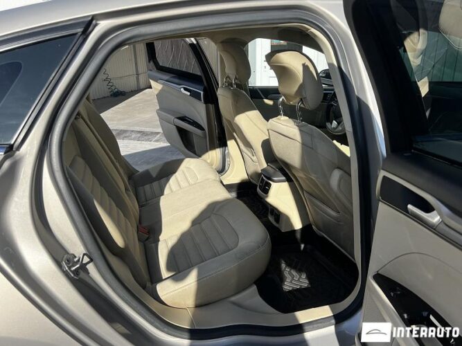 Ford Fusion 38 interauto-car