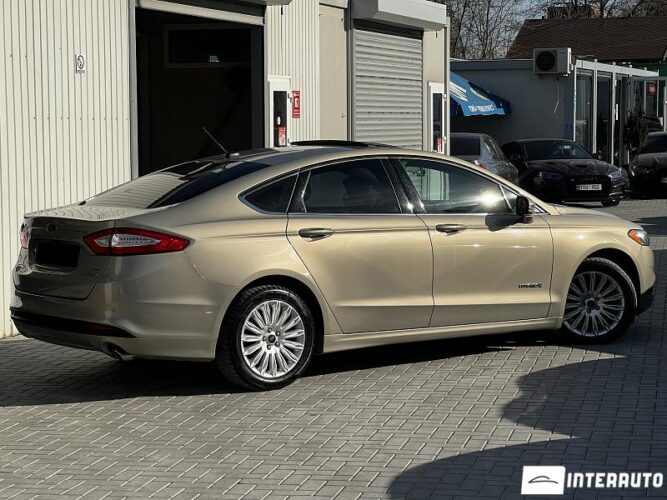 Ford Fusion 33 interauto-car