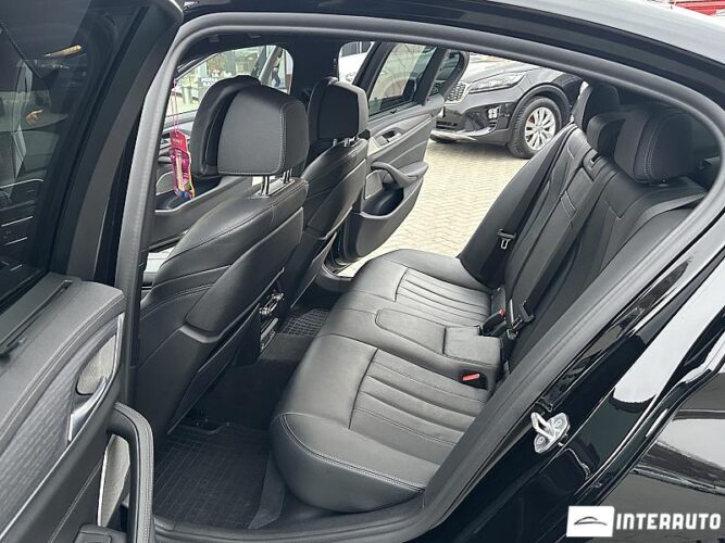 BMW 545e 52 interauto-car