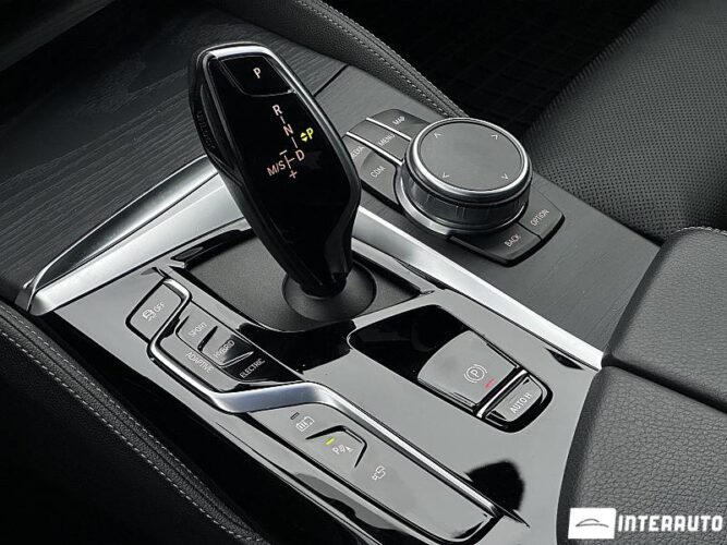BMW 545e 51 interauto-car