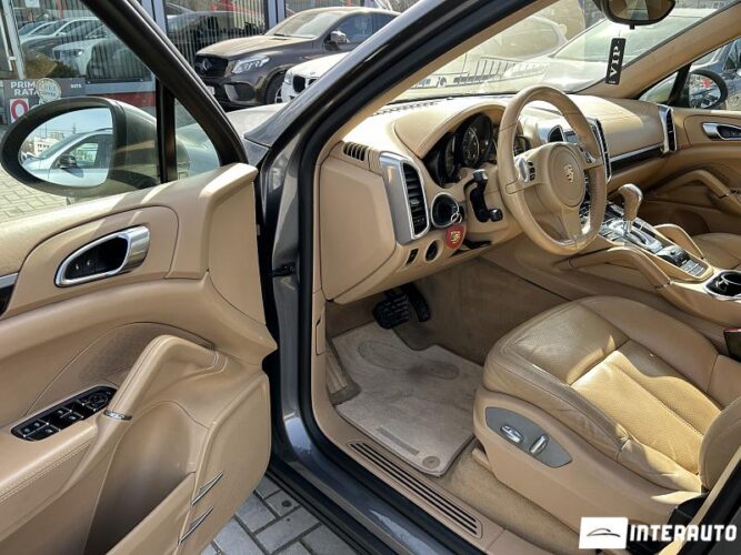 Porsche Cayenne 34 interauto-car