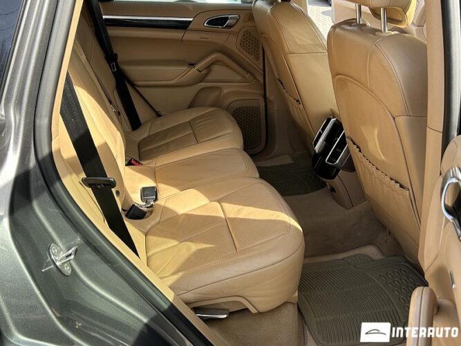 Porsche Cayenne 46 interauto-car