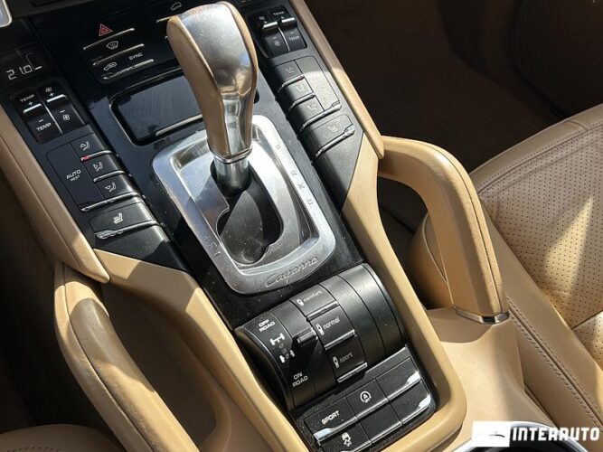 Porsche Cayenne 43 interauto-car