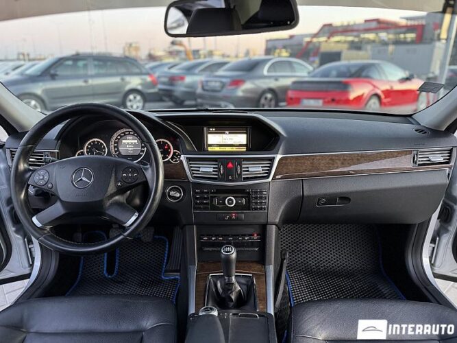 Mercedes E 220 37 interauto-car