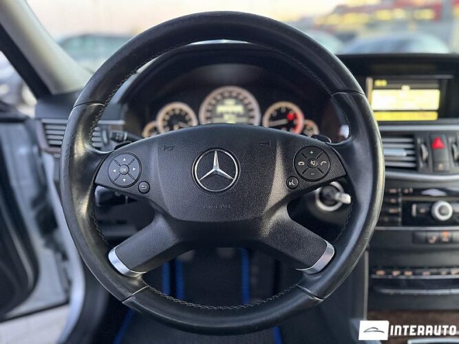Mercedes E 220 38 interauto-car
