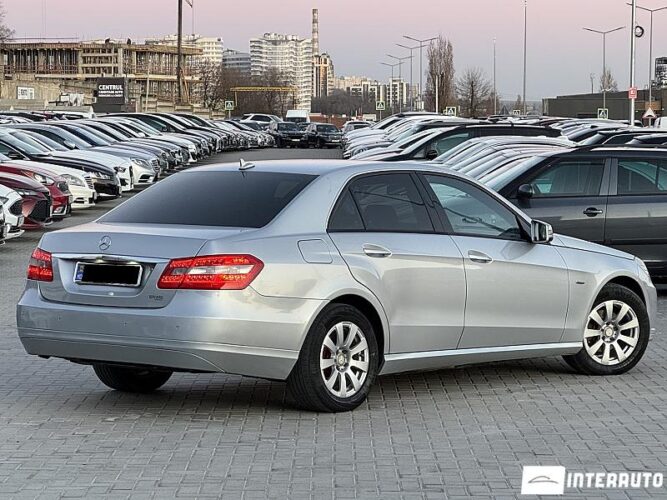 Mercedes E 220 34 interauto-car