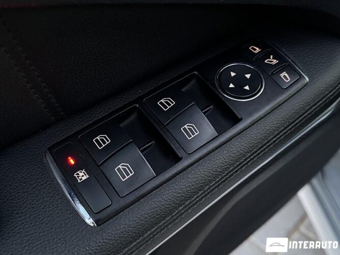 Mercedes E 220 49 interauto-car