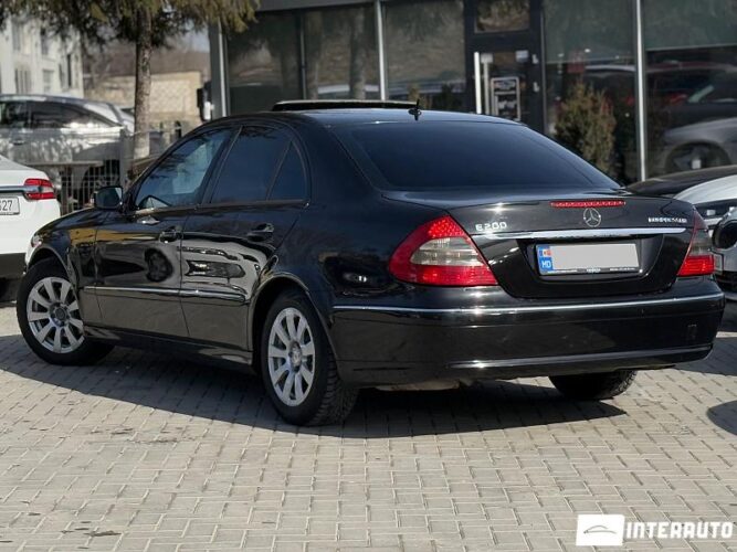 Mercedes E 200 34 interauto-car