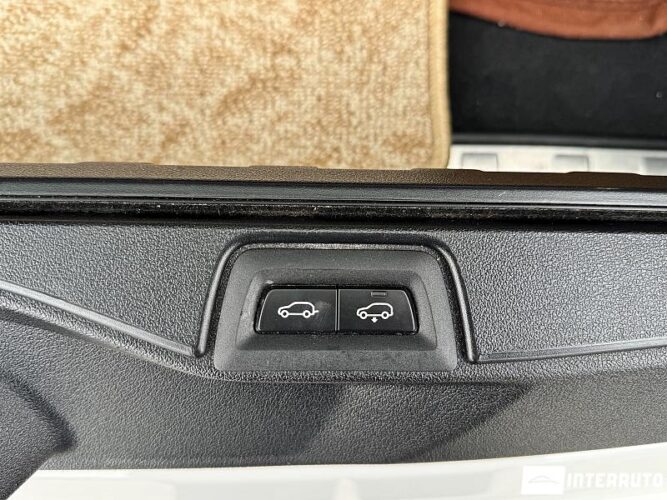 BMW X5 4.5e 64 interauto-car