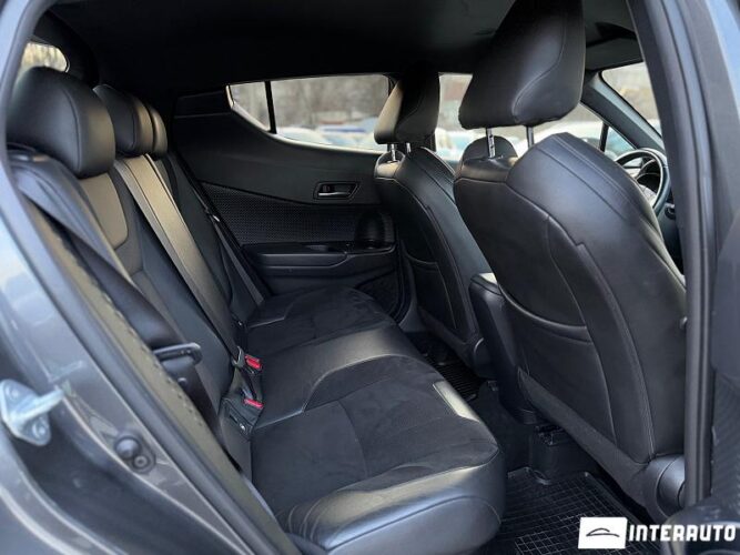 Toyota C-HR 46 interauto-car