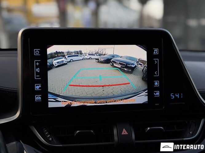 Toyota C-HR 43 interauto-car