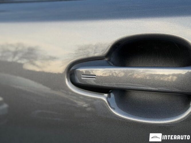 Toyota C-HR 34 interauto-car