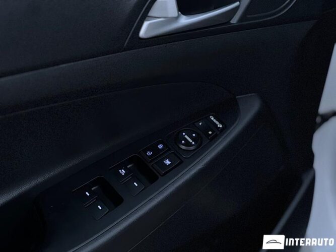 Hyundai Tucson 36 interauto-car