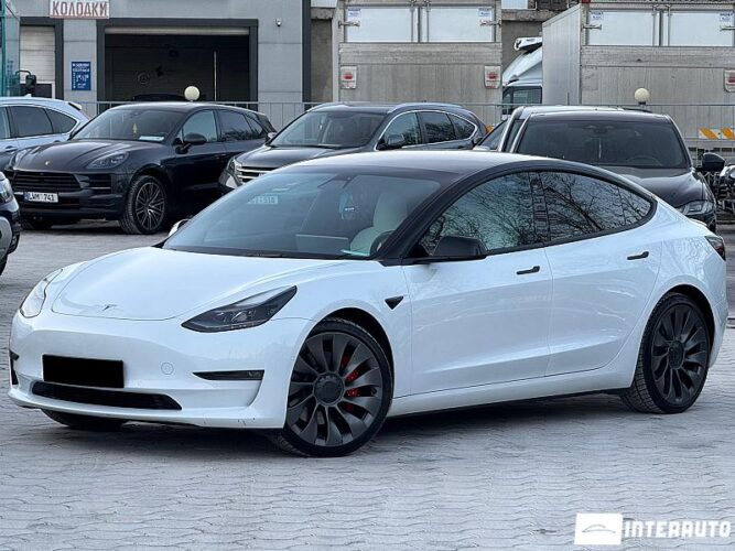 Tesla Model 3 30 interauto-car