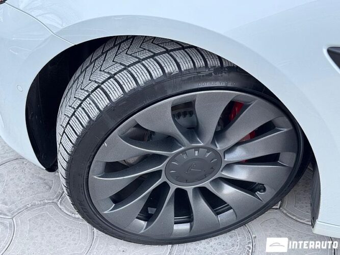 Tesla Model 3 44 interauto-car