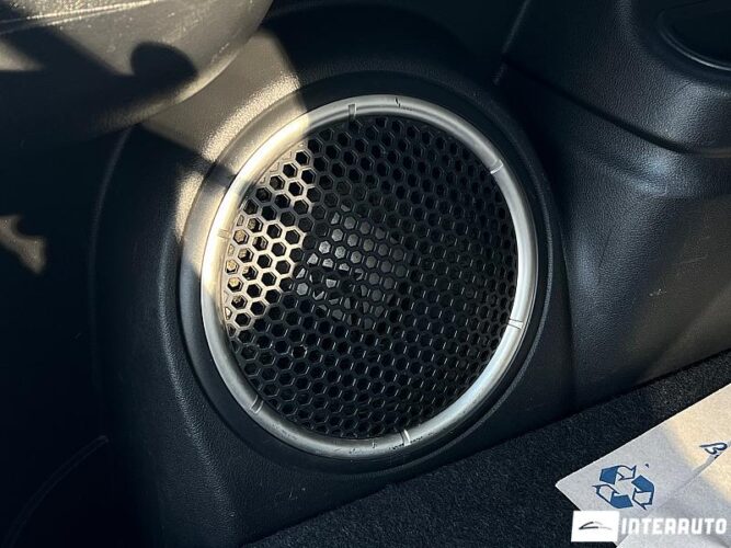 Mitsubishi Outlander 52 interauto-car