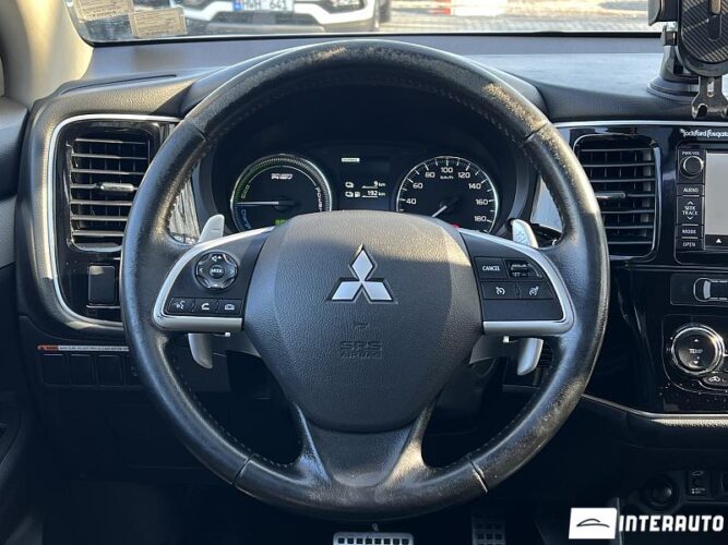 Mitsubishi Outlander 42 interauto-car