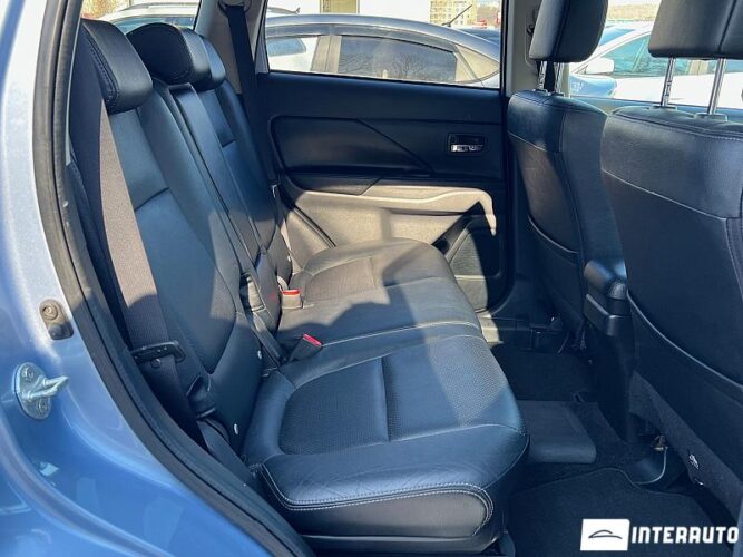 Mitsubishi Outlander 50 interauto-car