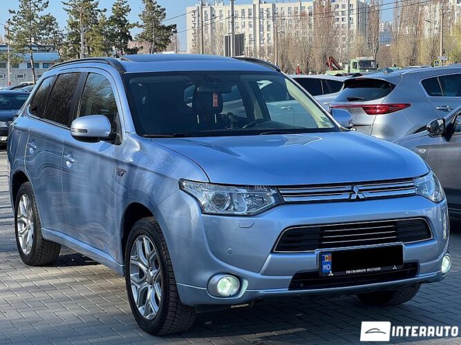 Mitsubishi Outlander 36 interauto-car