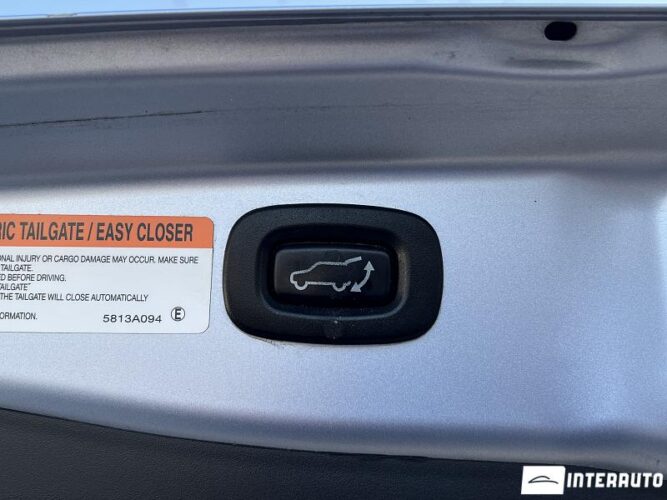 Mitsubishi Outlander 51 interauto-car