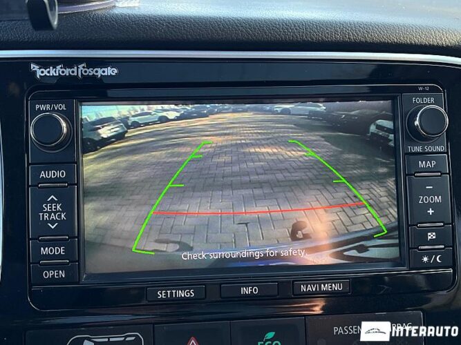 Mitsubishi Outlander 44 interauto-car