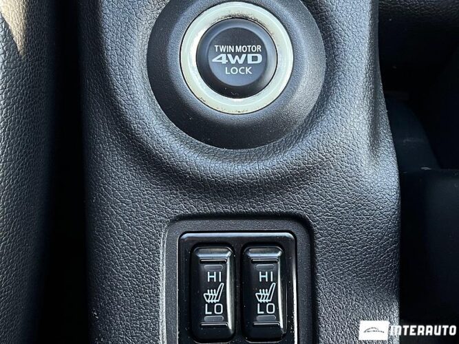 Mitsubishi Outlander 47 interauto-car