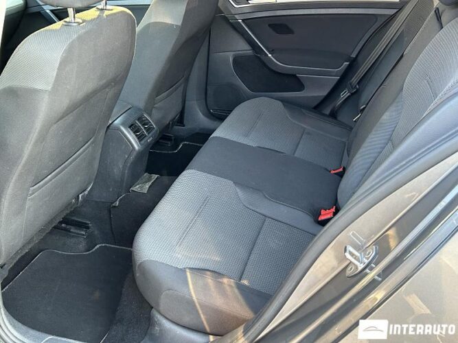 Volkswagen Golf 44 interauto-car