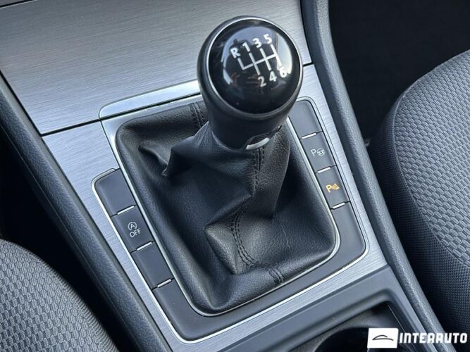 Volkswagen Golf 42 interauto-car