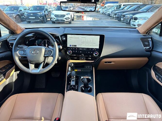 Lexus NX 450H+ 43 interauto-car