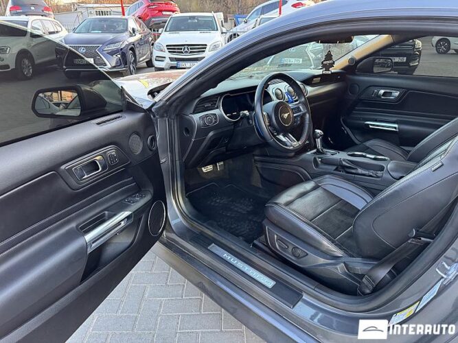 Ford Mustang 43 interauto-car