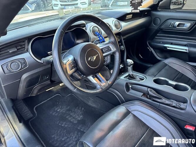 Ford Mustang 45 interauto-car