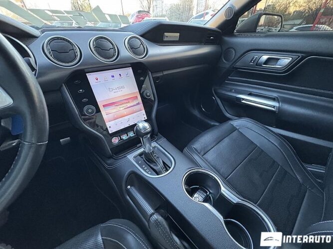 Ford Mustang 51 interauto-car