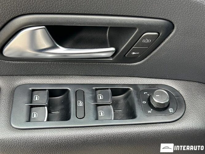 Volkswagen Amarok 37 interauto-car