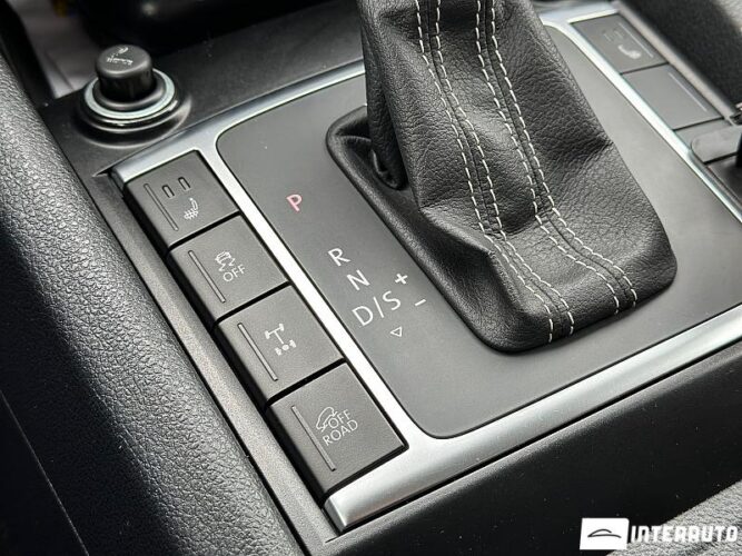 Volkswagen Amarok 46 interauto-car