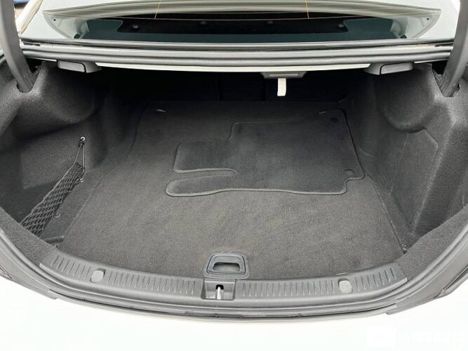 Mercedes E 200 51 interauto-car