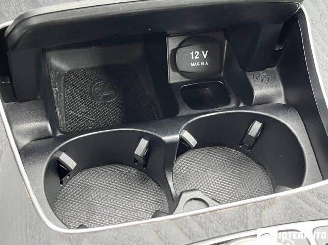 Mercedes E 200 47 interauto-car