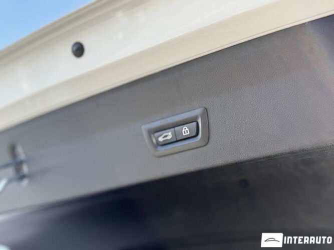 BMW X4 3.0i 38 interauto-car