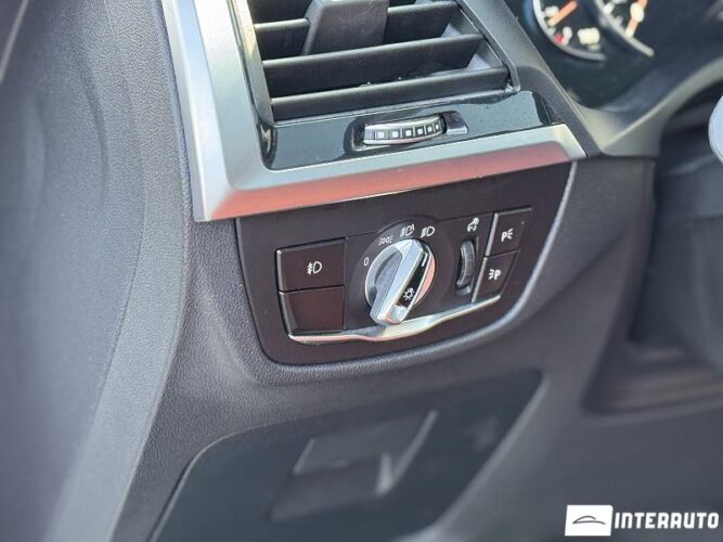 BMW X4 3.0i 43 interauto-car