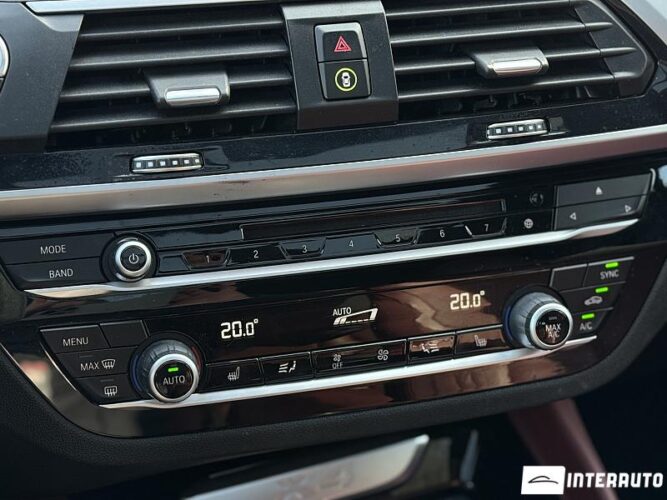 BMW X4 3.0i 48 interauto-car