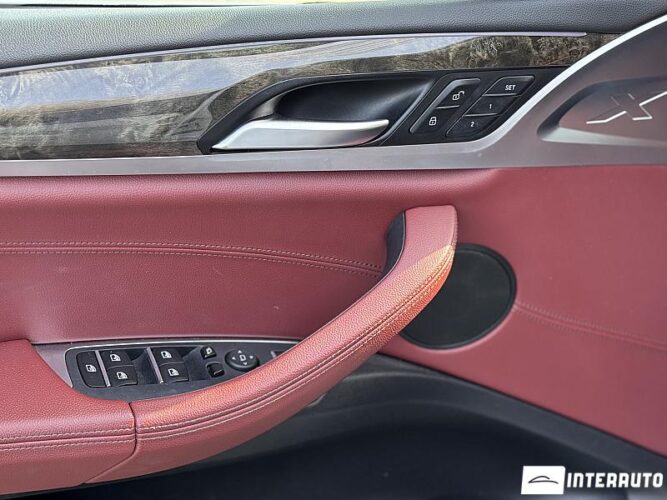 BMW X4 3.0i 40 interauto-car