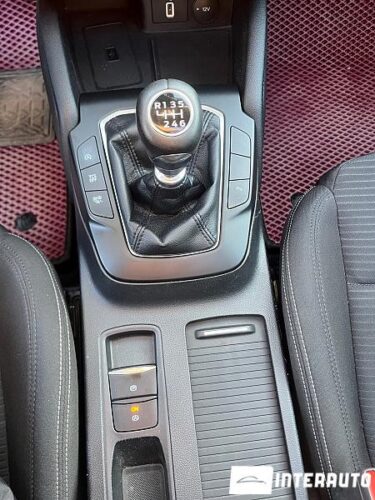 Ford Focus 42 interauto-car