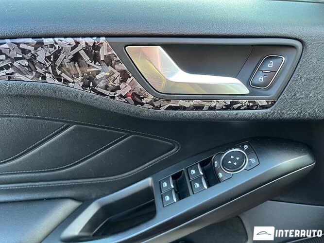 Ford Focus 35 interauto-car