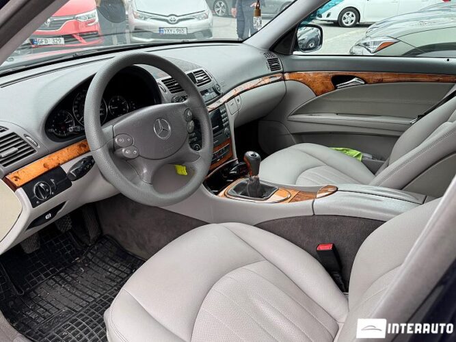 Mercedes E 220 32 interauto-car