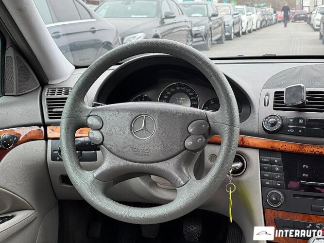 Mercedes E 220 33 interauto-car